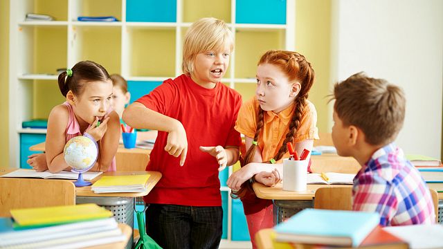 juegos-para-ninos-de-primaria-sube-y-baja-el-telon.jpg